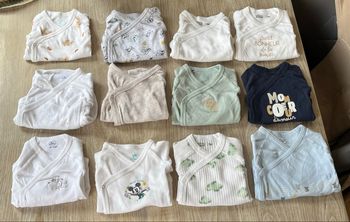 Lot de bodies bébé