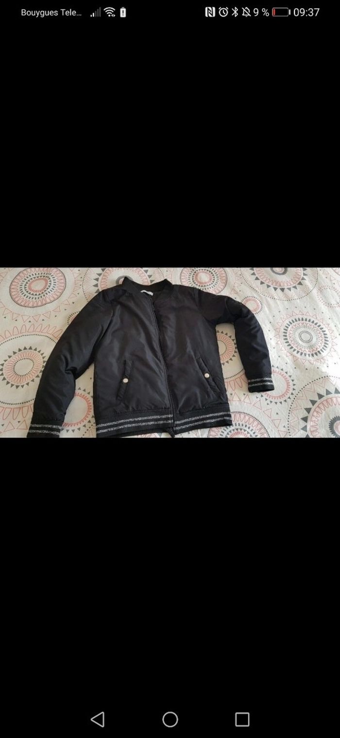 Blouson taille 9 /10 ans