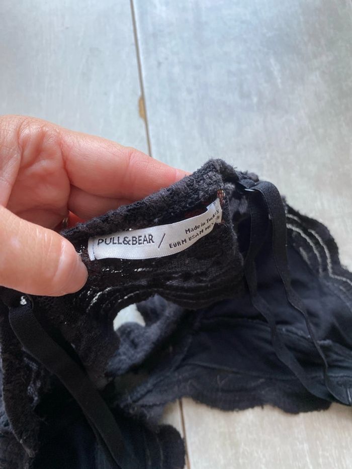 Top noir, dentelle, M. Pull bear. - photo numéro 3