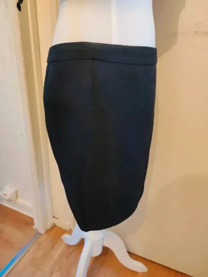 Mini jupe droite texturée noire taille 40 - photo numéro 4