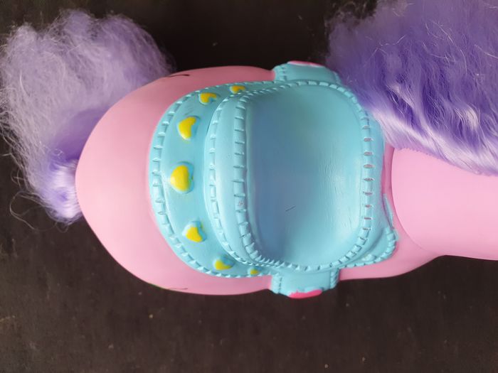 Grand poney à coiffer violet et rose avec selle bleue H 27 cm - photo numéro 8