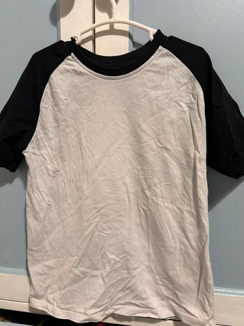 TEE shirt blanc manches noires , 5-6 ans