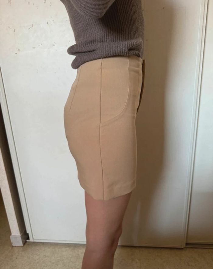 Jupe courte beige - photo numéro 2