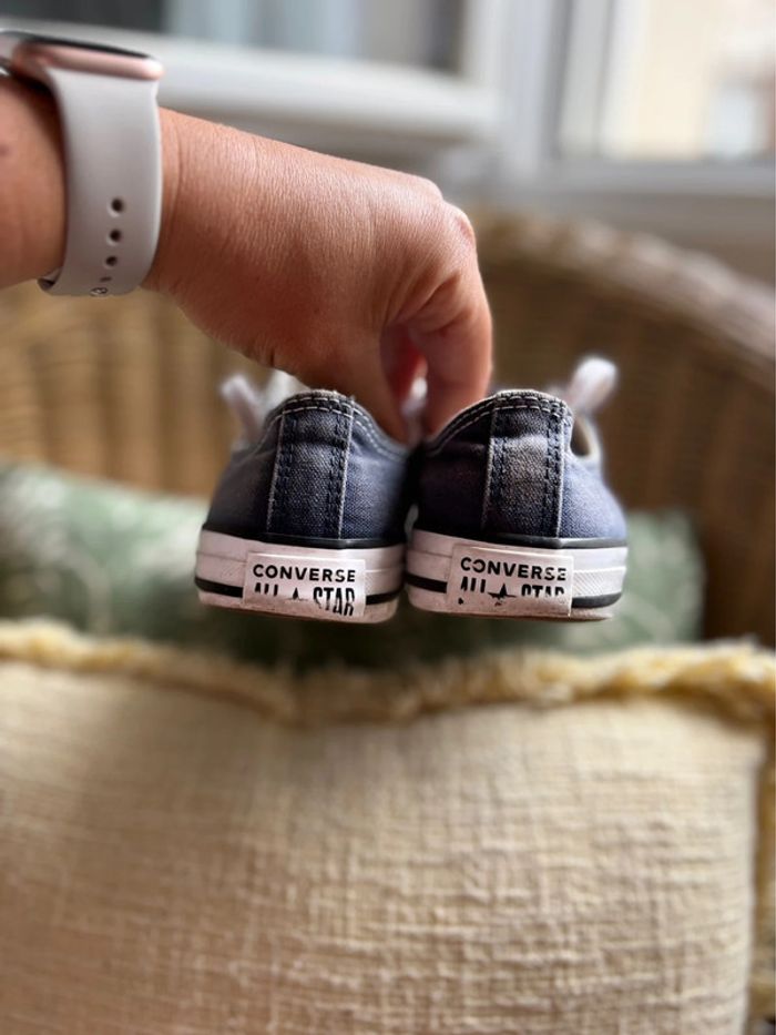 Converse basse - à lacets - bleu marine/gris - pointure 34 - en très bon état - photo numéro 3