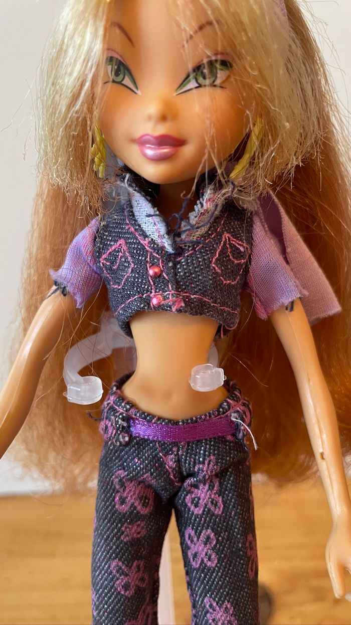 Poupée Winx Flora Denim - photo numéro 4