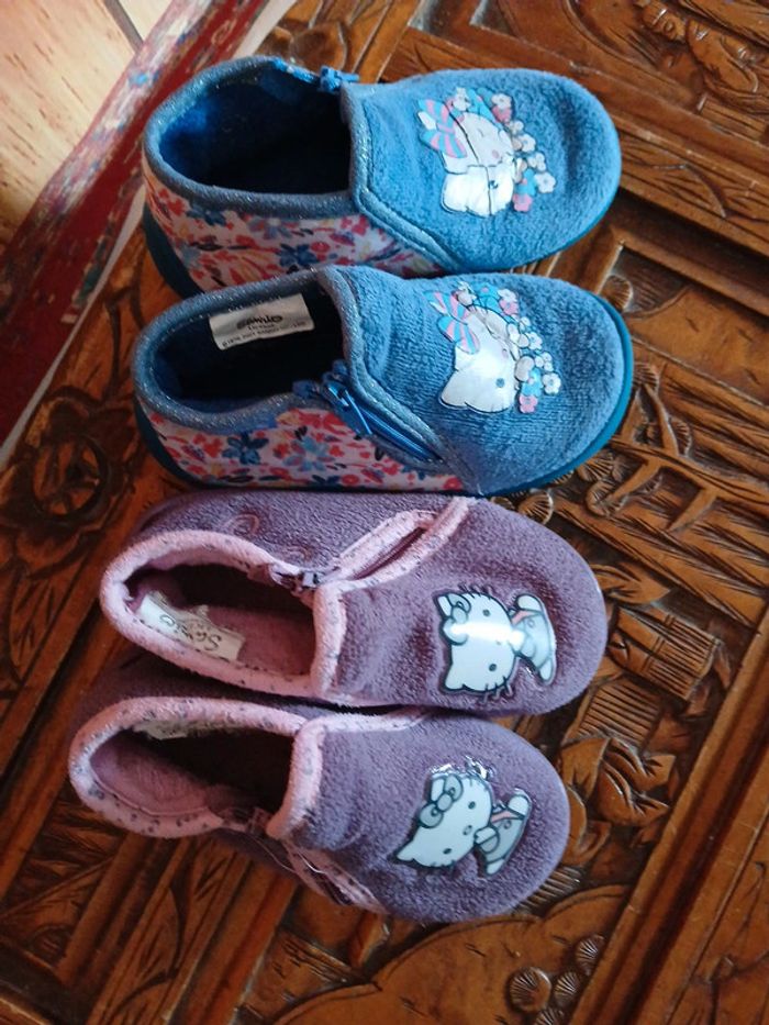 Lot chaussons 22 23 - photo numéro 2