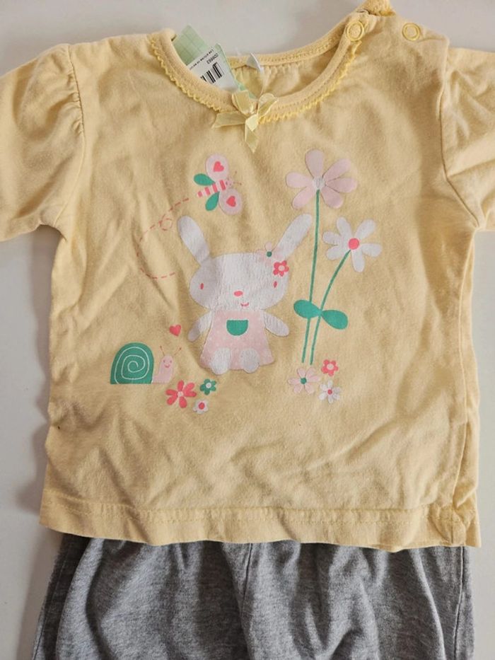 lot pantalon fille gris taille 6 mois + pull manche jaune taille 6 mois - photo numéro 3