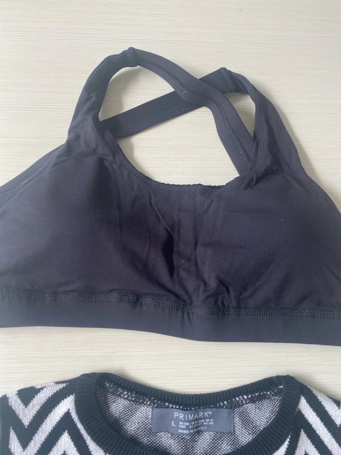 Brassière et pull sans manche - photo numéro 3