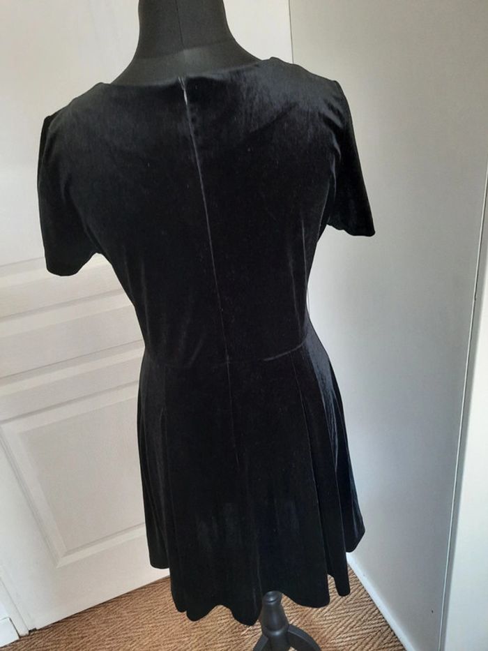 Robe de soirée en velours noir - photo numéro 3