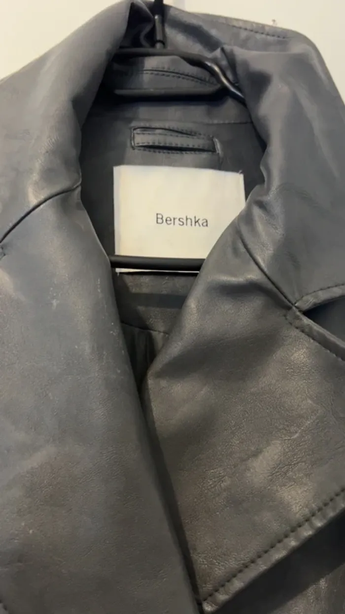 Magnifique trench bershka similicuir gris taille S portée 1 fois - photo numéro 2