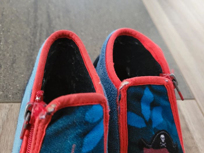 Chaussons garçon taille 26 - photo numéro 4