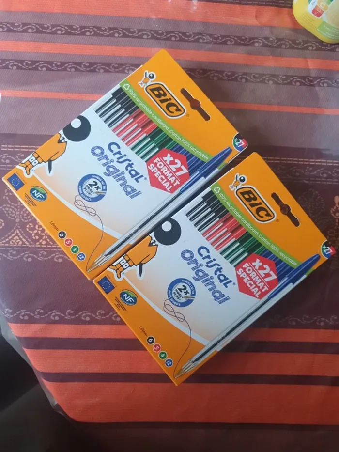 Lot de 54 bic crystal