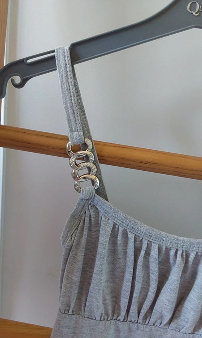 Débardeur gris avec bijou argenté aux bretelles T38 - photo numéro 7
