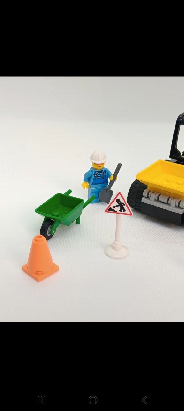 Figurine LEGO City - Le camion de chantier 60284
Complet - photo numéro 2