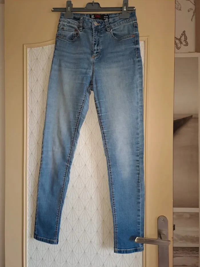 Jean femme skinny bleu effet used Jennyfer 36 tbe