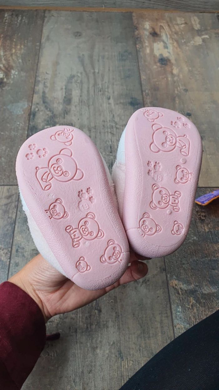 Chaussons tex taille 19 en très bon état - photo numéro 2