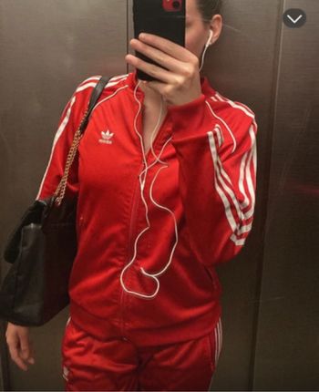 Ensemble adidas rouge