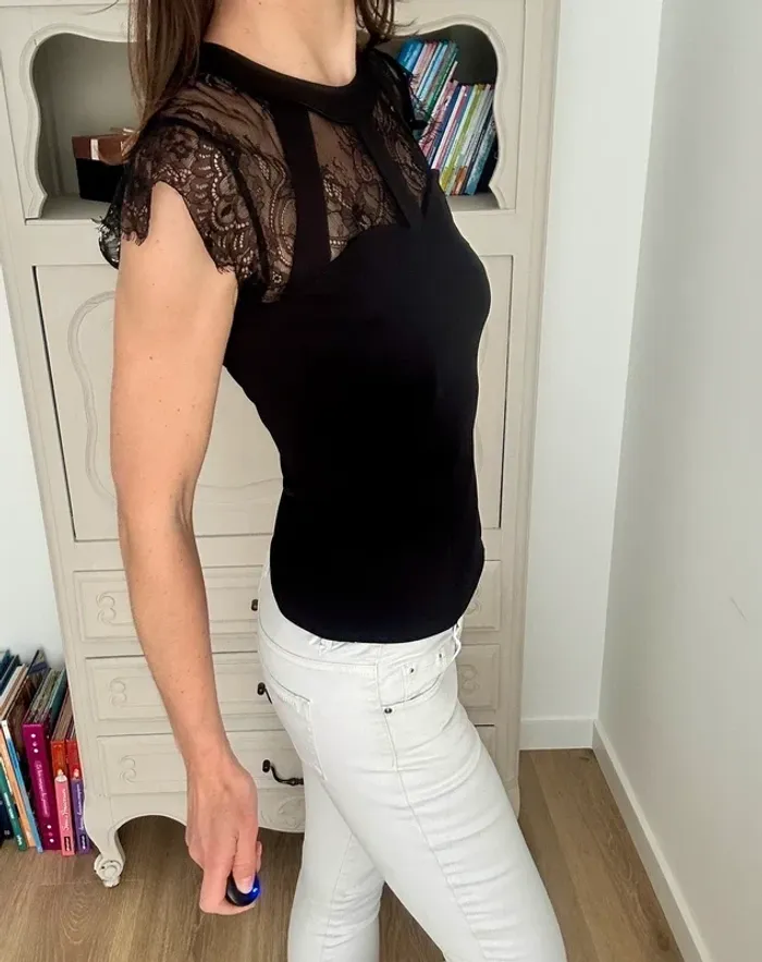 Très beau petit haut, top noir dentelle Morgan taille 34 , XS , 0 - photo numéro 3