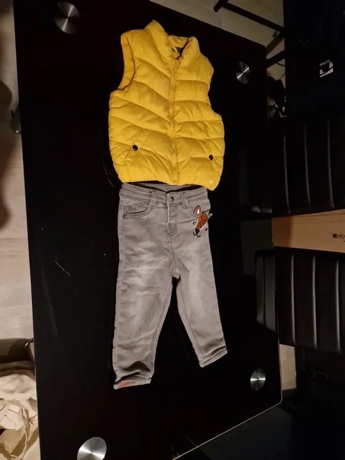 Doudoune sans manche + jeans d'hiver - photo numéro 2