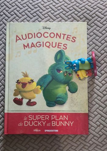 Numéro 131 Livre + figurine édition audiocontes Magiques Altaya édition disney audio compte conte