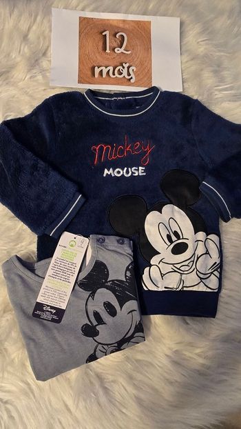 (Neufs non portés)💙🤩😍 sweat polaire et teeshirt ml disney /mickey 12 mois💙😍🤩