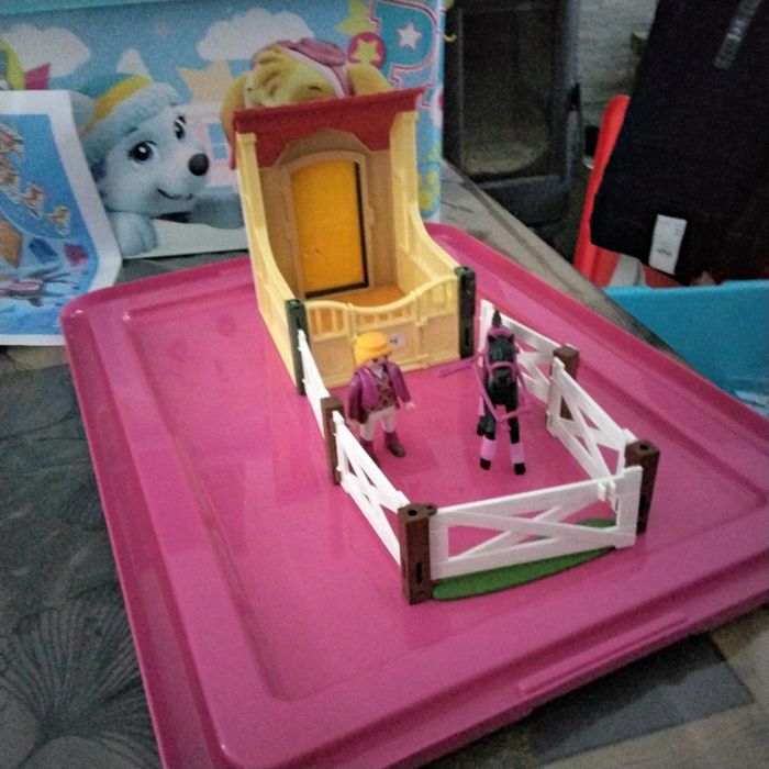 Box Ebony avec cavalière Playmobil 6934 - photo numéro 4