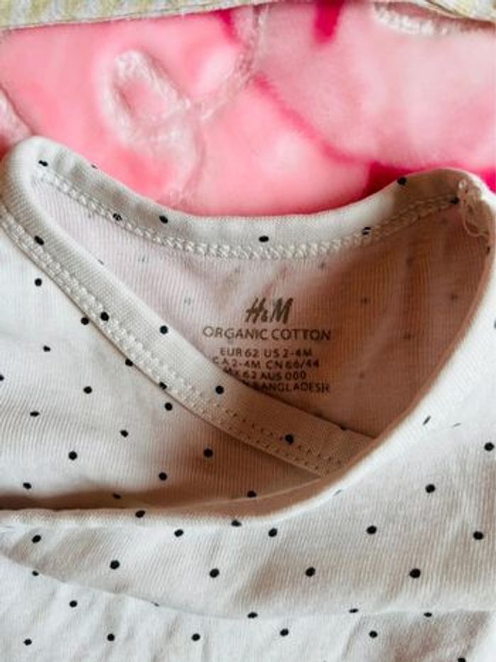 Lot deux body jusqu’à 3 mois - photo numéro 2