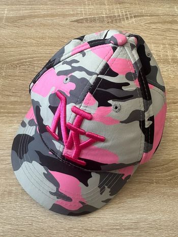 Casquette grise et rose New York