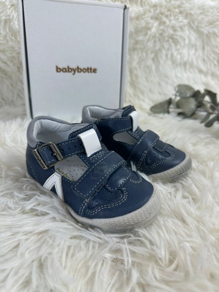 Paire de chaussures Babybotte taille 20 - photo numéro 2