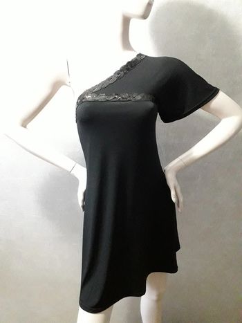 robe noire avec séquin naf naf taille 40/42