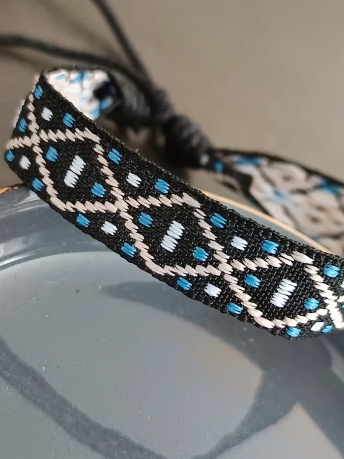 Bracelet style Brésilien noir et bleu - photo numéro 2