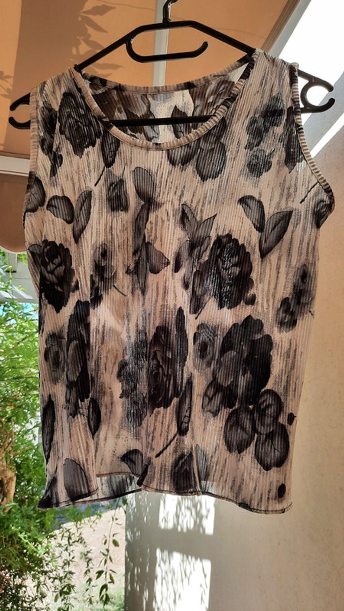 Débardeur léger blanc & ses fleurs noires - photo numéro 3