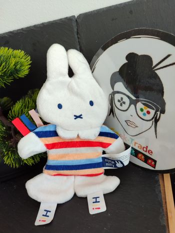 doudou lapin nijntje miffy hi! rayé blanc bleu orange rouge Zeeman tiamo DD03055
