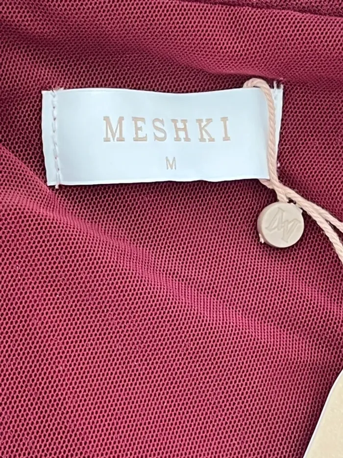 Robe de soirée bordeaux à strass neuve Meshki - photo numéro 10