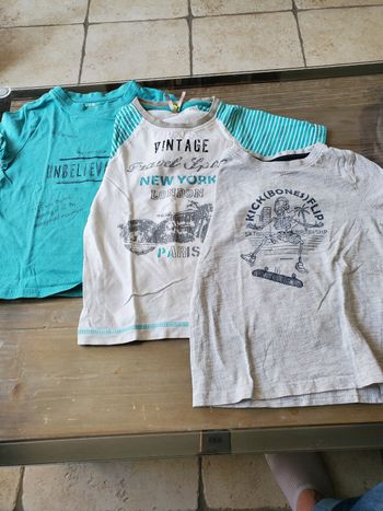 Lot 3 t-shirts 4 ans