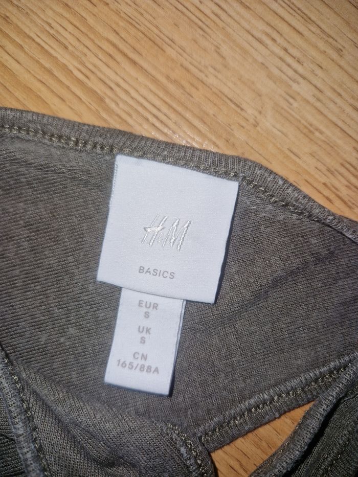 Debardeur H&M taille S TBE - photo numéro 2