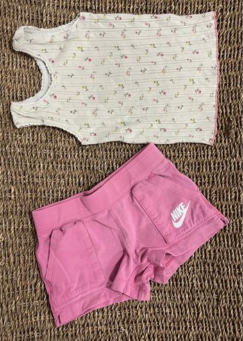 Short Nike rose + débardeur fleuri Kiabi