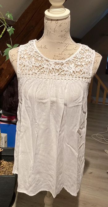 Débardeur broderie blanc