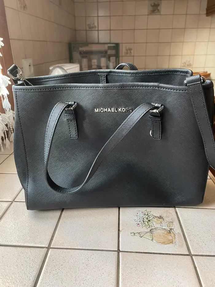 Sac à main Michael kors noir - photo numéro 2