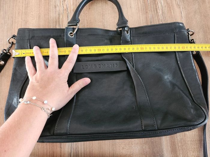 Sac a main longchamp 3D en cuir noir en bon état porte main ou épaule - photo numéro 8