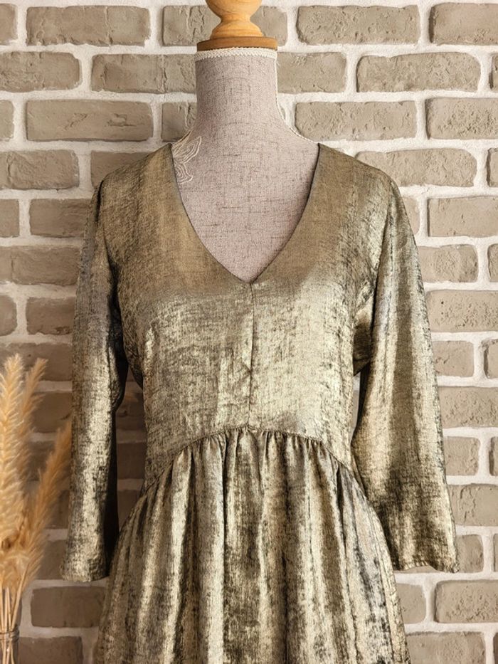 Robe fluide métallisée dorée - Vintage Love - Made in France - photo numéro 2