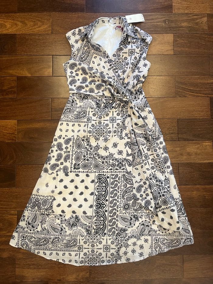 Robe longue neuves avec étiquette marque indépendante taille M motif noir et blanc - photo numéro 4