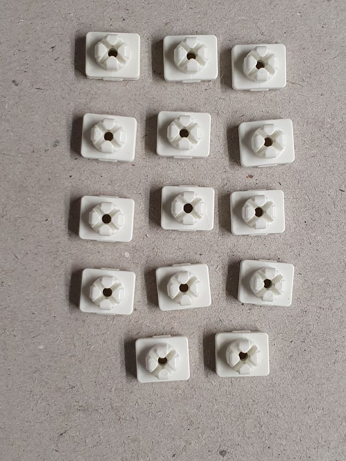 Lot de 14 pivots d'emboitement playmobil