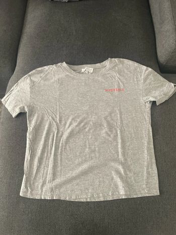 T-shirt gris riverdale avec image sur le dos