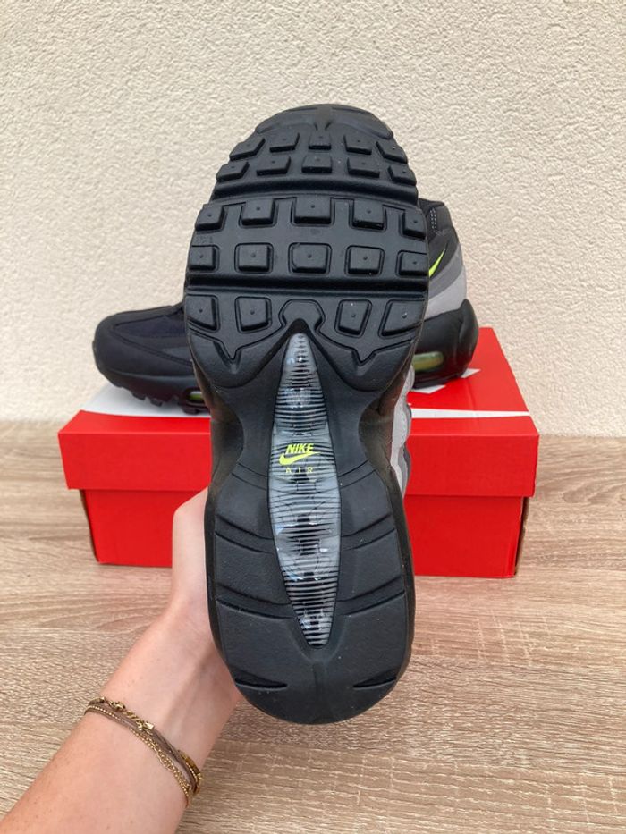 Baskets Basses Nike Air Max 95 Black Néon vert Fluo - Taille 40 - photo numéro 6