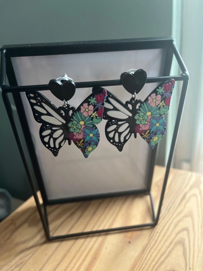Boucle d’oreille papillon