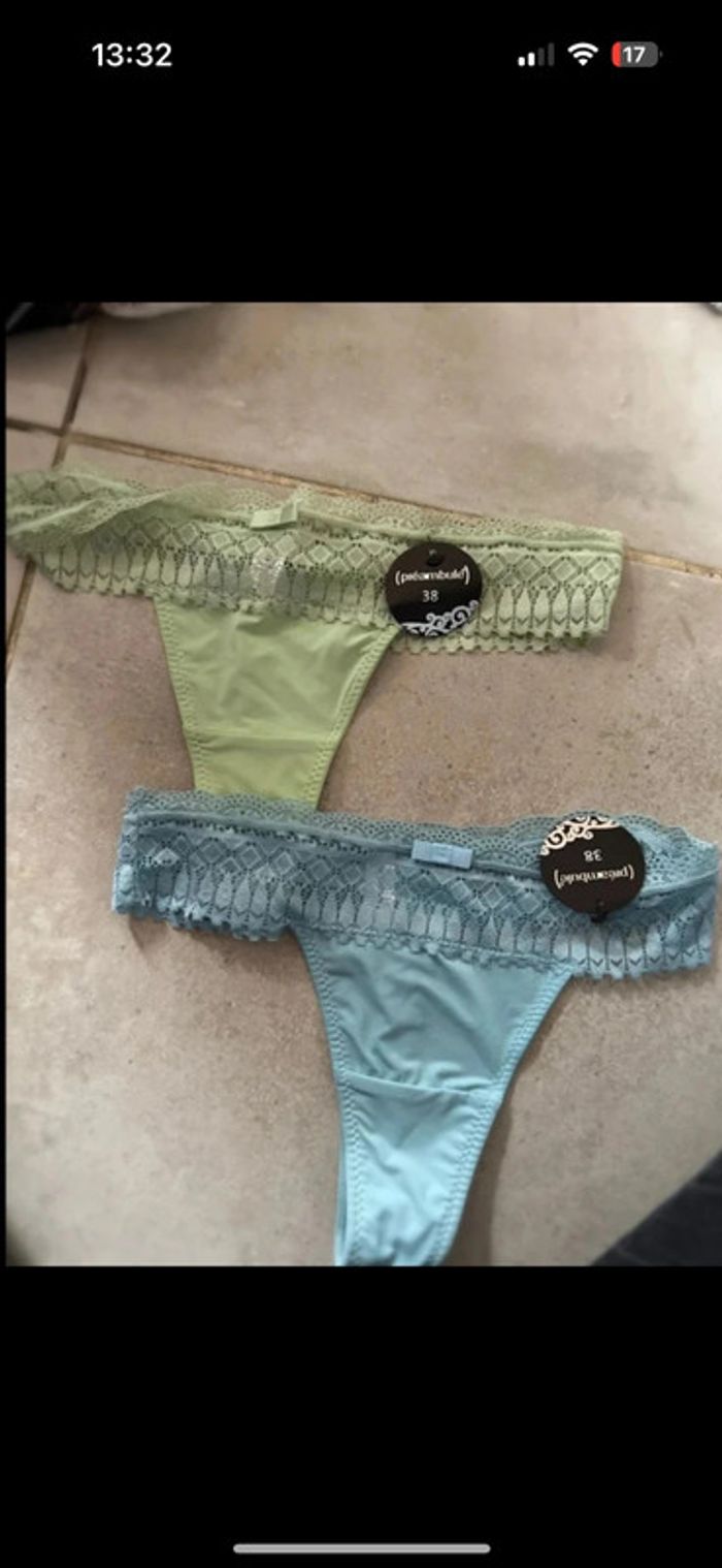 Lot de deux strings neuf avec étiquette taille 38 - photo numéro 2