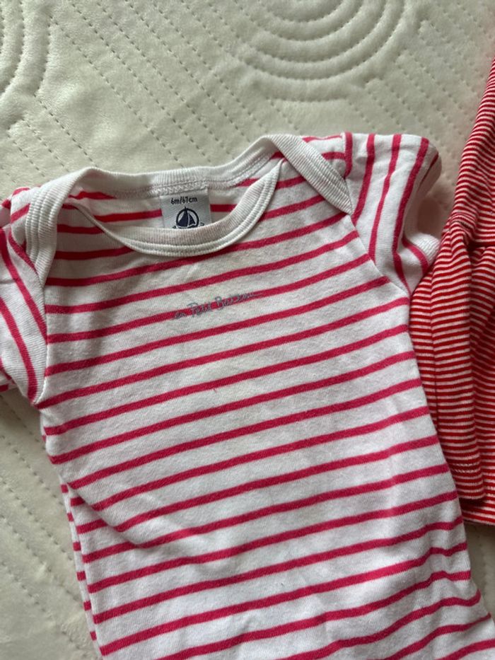 Lot deux bodies petit bateau et une robe petit bateau 6 mois - photo numéro 2