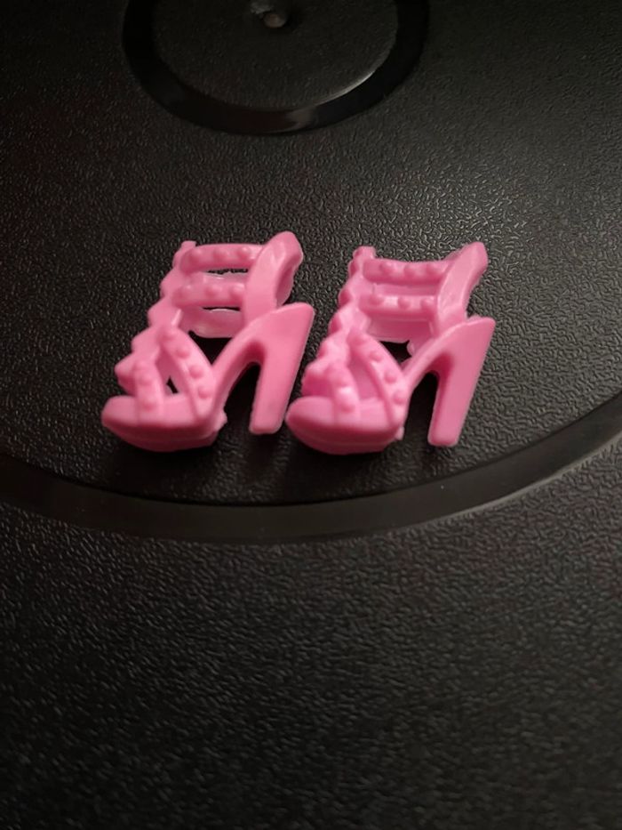 Chaussures à talons rose pour poupée Barbie - photo numéro 2