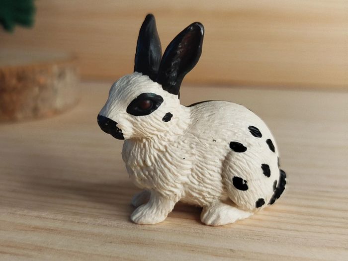 Schleich lapin papillon blanc et noir Figurine animal de la ferme - photo numéro 2